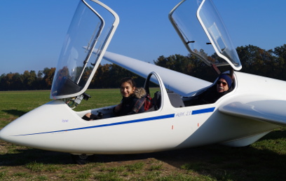 Schülerhort zu Besuch am Flugplatz