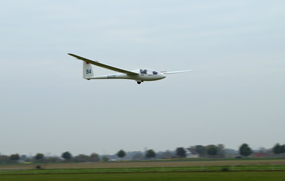 Schülerhort zu Besuch am Flugplatz