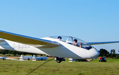Schülerhort zu Besuch am Flugplatz